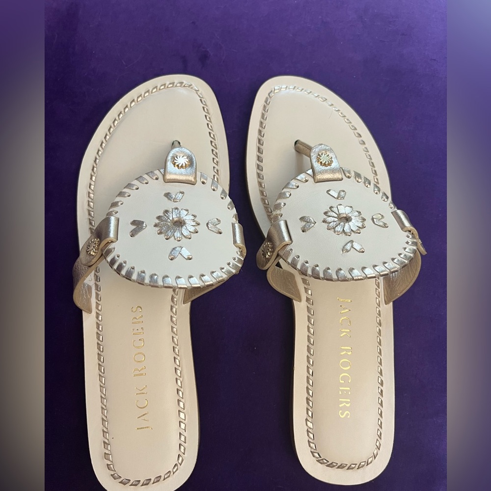 New NWOB JACK ROGERS Collins Flat Sandal  8.5 IVORY PLATINUM